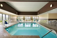Hampton Inn Appleton (Fox River Mall Area) - parking