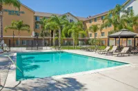 Homewood Suites by Hilton Bakersfield - Swimmingpools