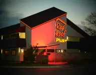 Red Roof Plus+ University at Buffalo - Amherst - parking