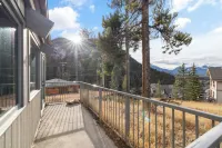 Tunnel Mountain Resort - balcony