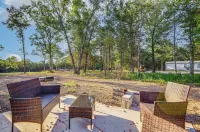 7 Mi to Lucas Oil Speedway! Home w/ Patio & Yard - Wifi