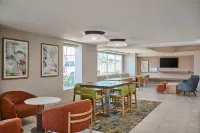 Hampton Inn and Suites Hermosa Beach - موقف سيارات