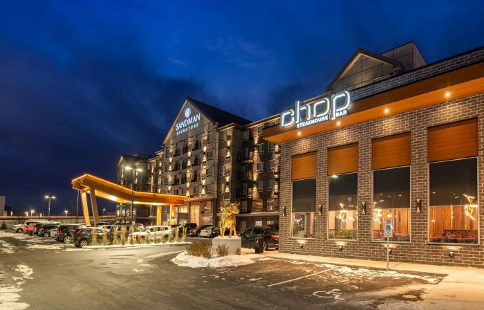Sandman Signature Ottawa Airport Hotel
