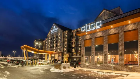 Sandman Signature Ottawa Airport Hotel in ออตตาวา