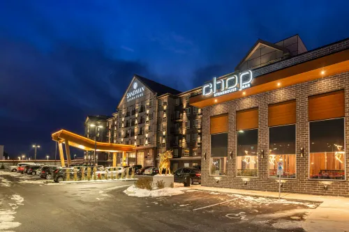 Sandman Signature Ottawa Airport Hotel - Airport Shuttle