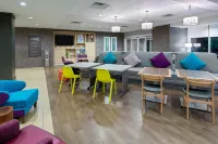 Home2 Suites by Hilton Charleston Airport/Convention Center - parking