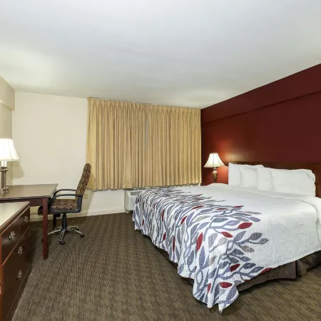 Red Roof Inn & Suites Hazleton