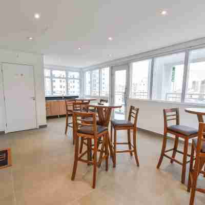 StayHome Rua Augusta - Heated Pool & Gym Dining/Meeting Rooms