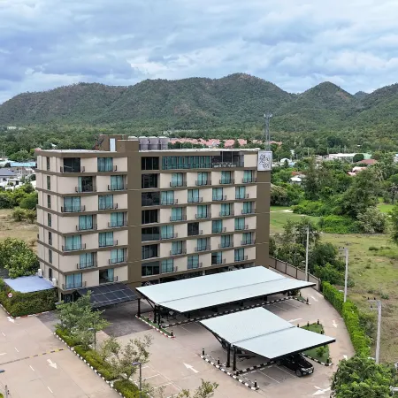 The  28th  Hotel