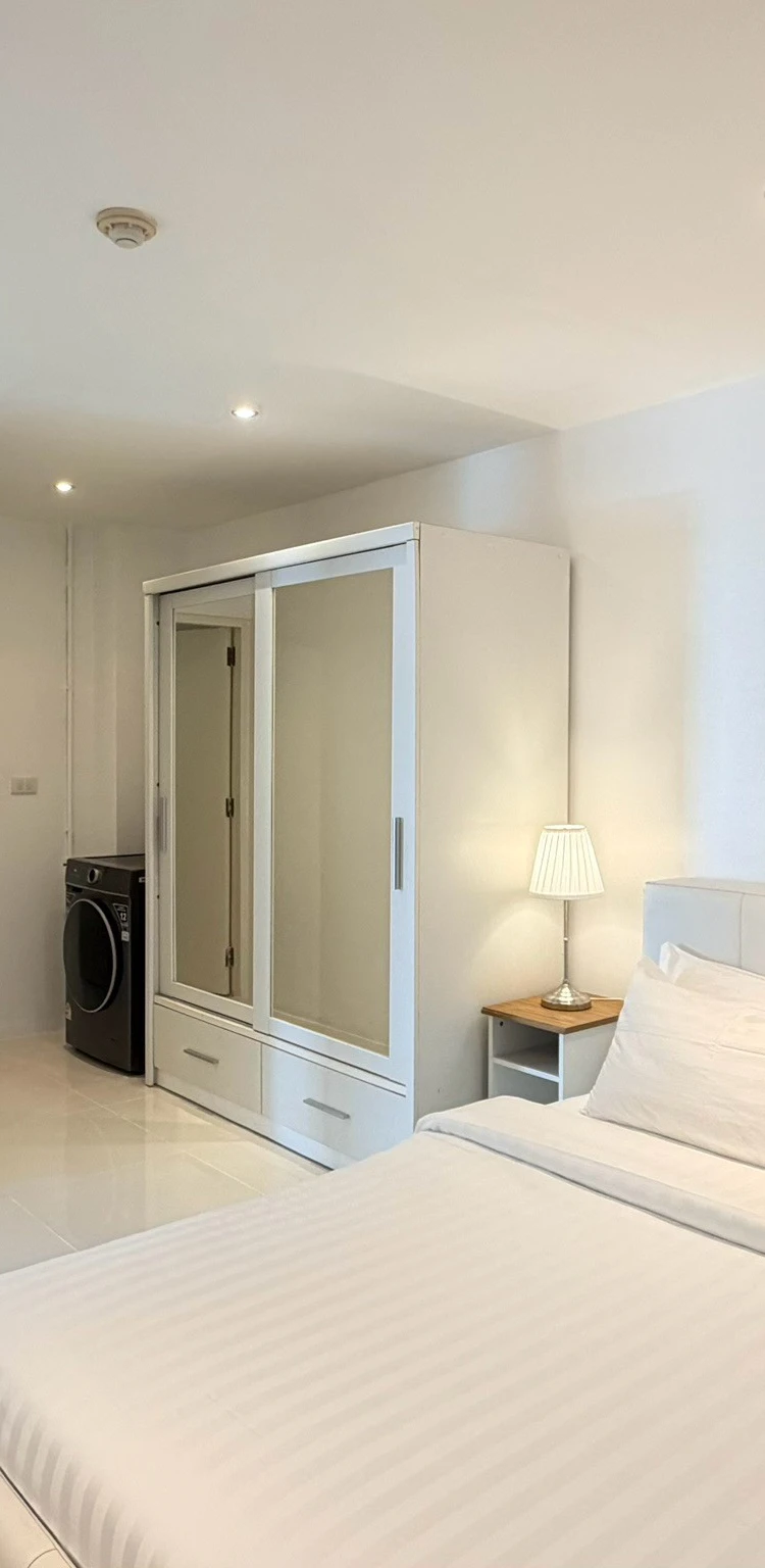 รูปภาพของB2-Luxurious 80 sqm plus rooftop terrace Retreat Near Karon Beach