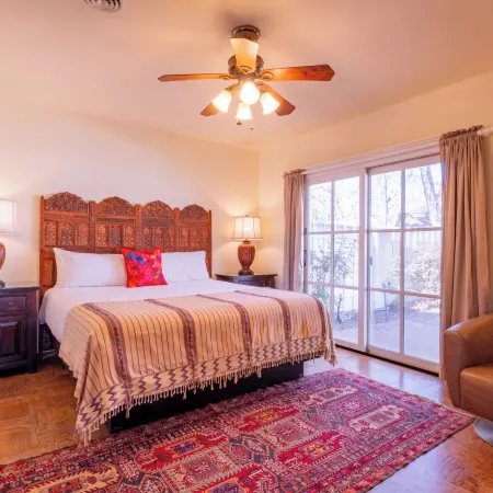 Casa Blanca Inn and Suites