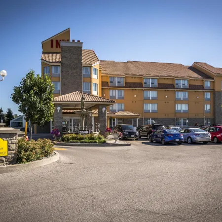 Monte Carlo Inn Barrie Suites