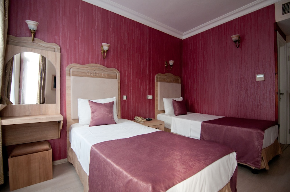 Artefes Hotel Old City & Spa