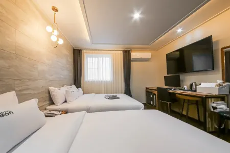 Born hotel