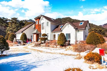 Pyeongchang Narsha Pension Отели рядом с достопримечательностью «Korea Botanic Garden»