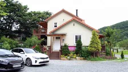 Wanju Daedunsan Cherry Pension