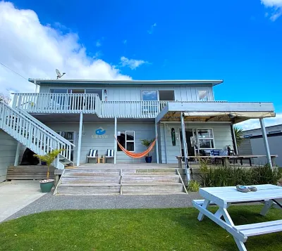 Surf N Stay Whangamata Hotels near Whangamata Beach