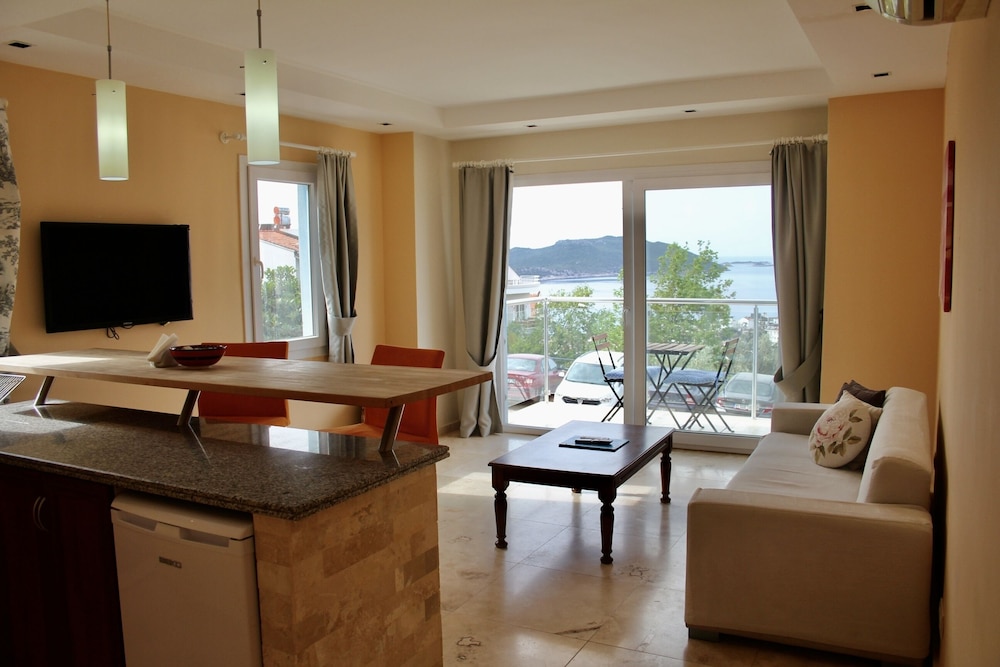 Saylam Suites