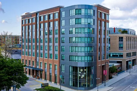 Hyatt Place Bloomington / Normal Отели в г. Нормал