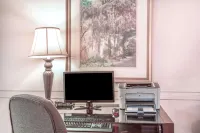 Ramada by Wyndham Luling Hotels in Luling