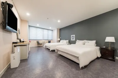 Hotel Yeogiuhtte Donghae Mukho Hotels near Mukho Station