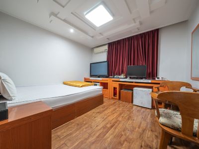 Hoengseong California Motel