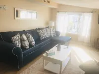 2 Bd Beach Condo Only 2 Min Walk to Oc's Goldcoast