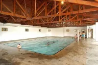 Hotel Fazenda Sete Lagos - مسبح