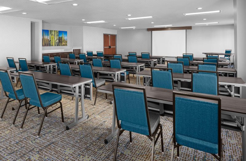 Hampton Inn Phoenix-Biltmore photo 3