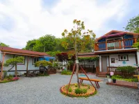 Taean (Anmyeondo) Gold House Pension 泰安小电影院附近的飯店