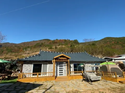 Yeosu Doldamurak Pension Hoteles cerca de Hyangiram