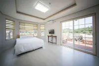 Seogwipo Jeju Mido Pension Hotels in Seongsan Llchulbong/Pyoseon-Myeon