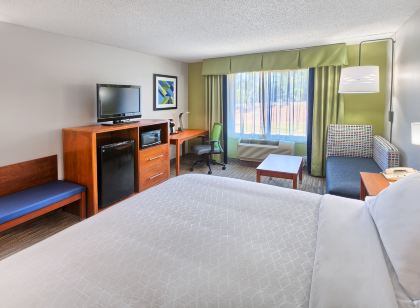 Holiday Inn Express & Suites Raleigh North - Wake Forest