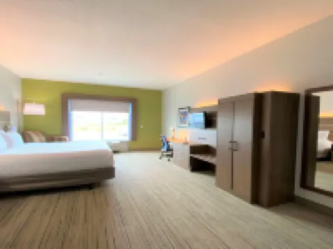 Holiday Inn Express & Suites SOMERSET CENTRAL by IHG Hotels in Somerset