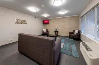 HomeTown Inn East Syracuse