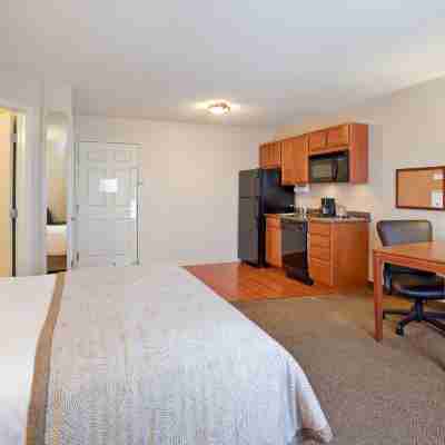 Candlewood Suites Rockford Rooms