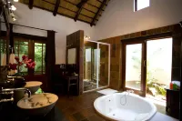 Kedar Heritage Lodge, Conference Centre & Spa - baignoire