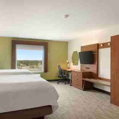Holiday Inn Express & Suites Searcy Rooms