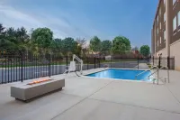 La Quinta Inn & Suites by Wyndham Manassas VA-Dulles Airport - Pools