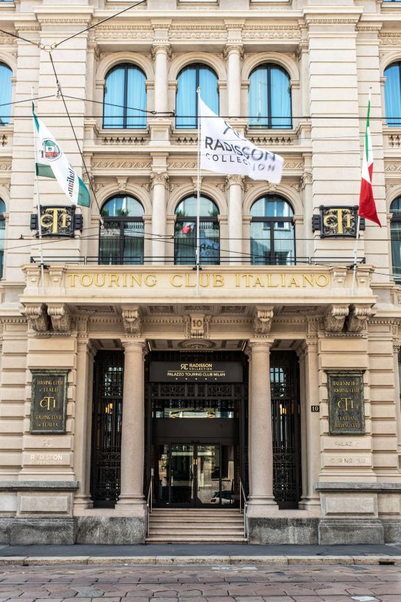 Palazzo Touring Club Milan, A Radisson Collection Hotel Hotele w: Mediolan