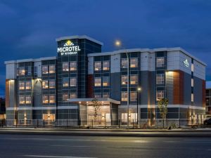 Microtel Inn & Suites by Wyndham Kelowna