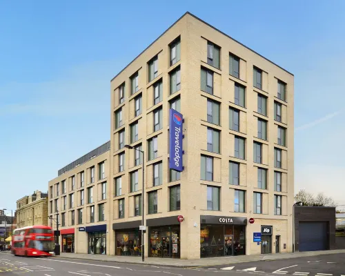 Travelodge London Hackney Hotel Hotels near كلابتون
