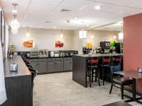 Farragut Inn & Suites