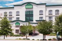 Wingate by Wyndham LaGrange Hotel dekat Lafayette Fountain