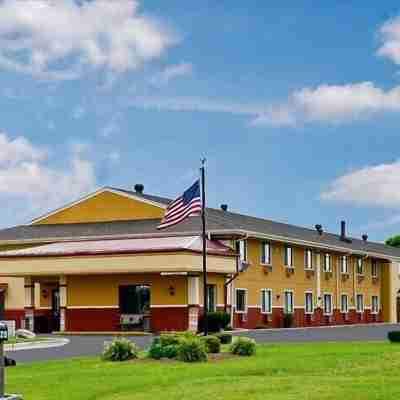 Quality Inn Hotel Exterior