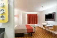 Motel 6 Harvey, IL - 2-Star