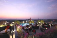 Hotel Airlink Castle - Rooftop Pools