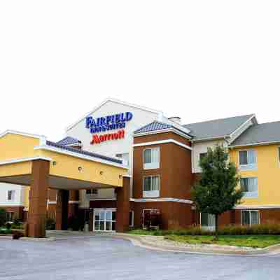 Fairfield Inn & Suites Fairmont Hotel Exterior