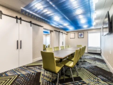 Holiday Inn Express FLINT-CAMPUS AREA by IHG Hotels in Flint