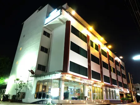 White Inn Nongkhai Hotel Отели в г. Нонгкхай